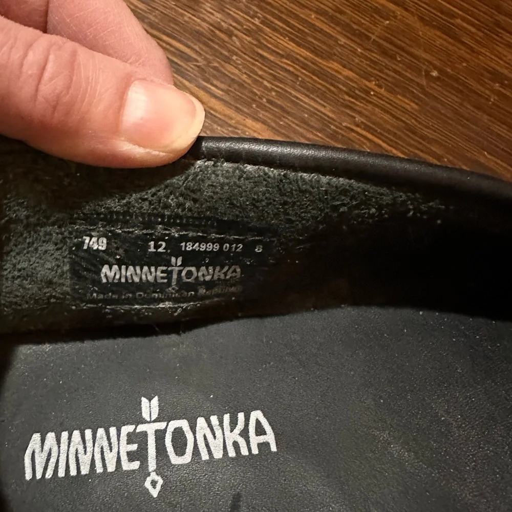 Men’s Minnetonka moccasins. Size 12M. - Picture 4 of 5